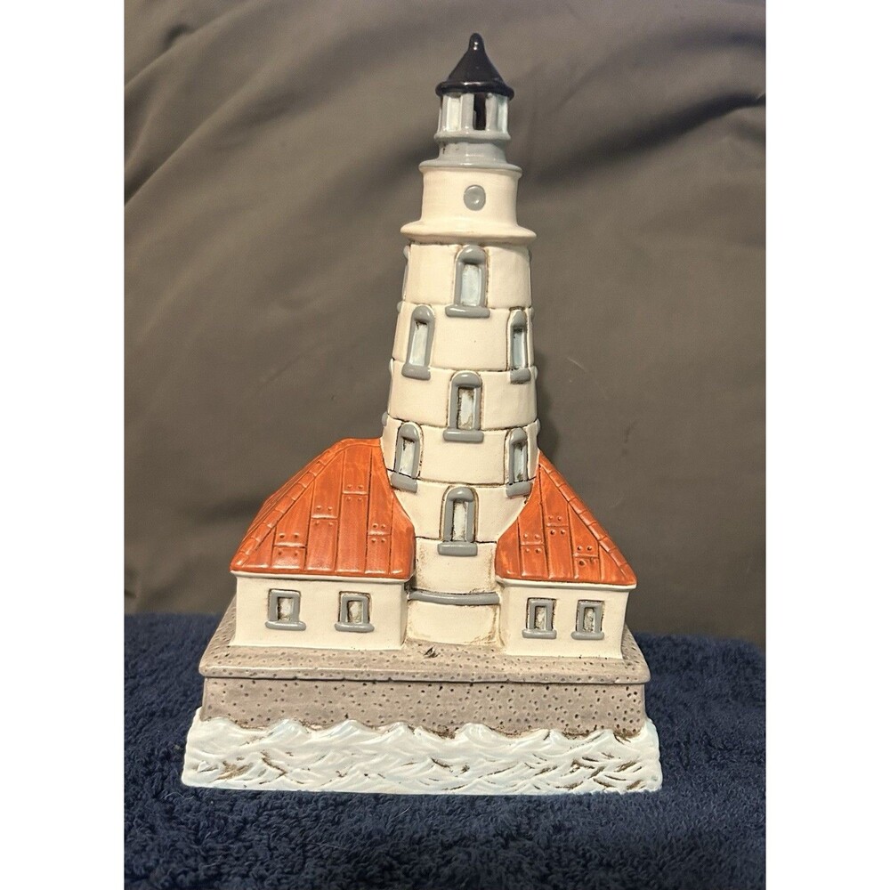 Ceramic Geo. Z. Lefton Chicago Harbor Lighthouse Music Box 1985 Ebb Tide